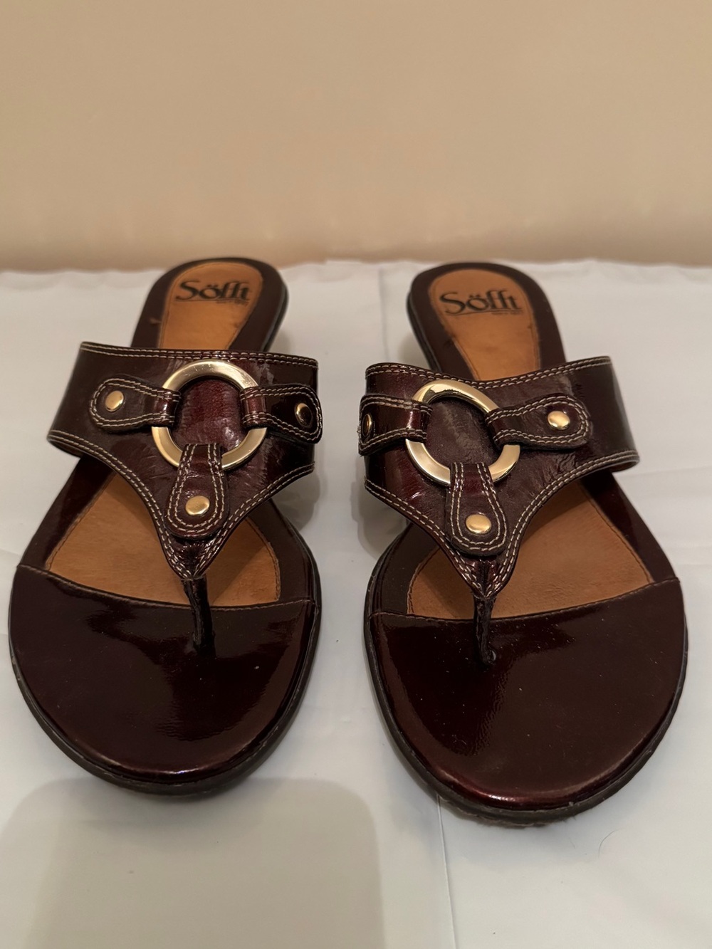 Thong Heeled Sandals Soft Patent Brown Pre-owned Size 8 Sofft